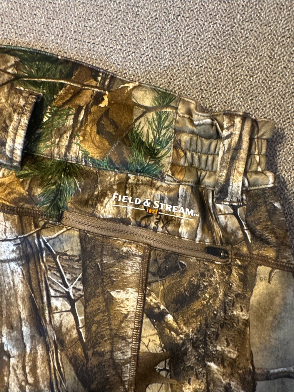 Realtree Camo Hunting Jacket in Brown, Green and Tan - Picture 5 of 5
